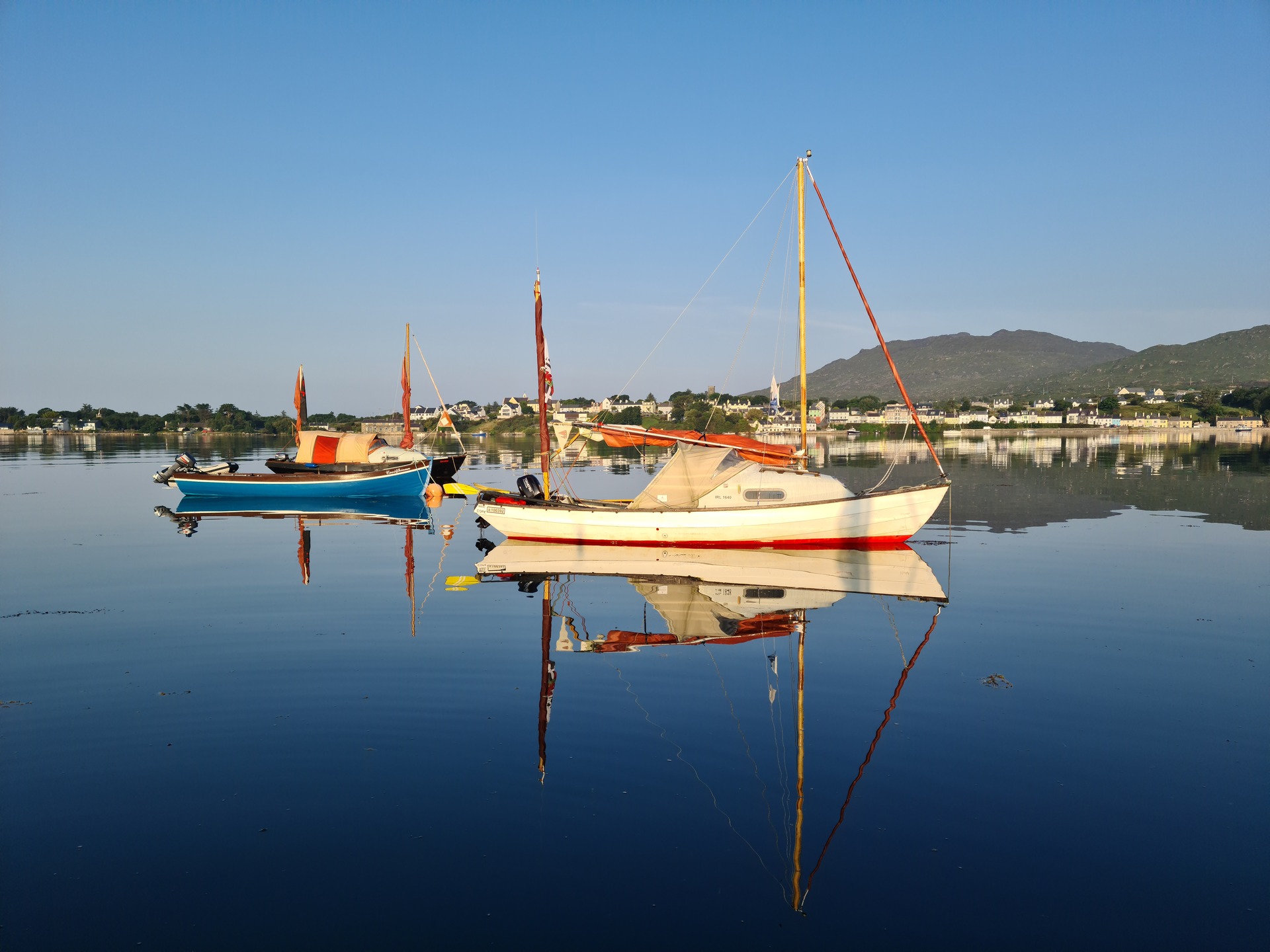 Peaceful mornin Inis Ni